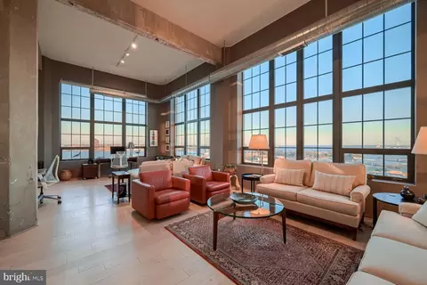 Living - 1200 Steuart St #1515, Baltimore, MD 21230 photo 1 of 4