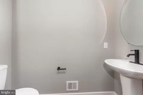 Entry Way - 1330 Division St, Baltimore, MD 21217 photo 6 of 18
