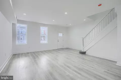 Living - 615 Linnard St, Baltimore, MD 21229 photo 2 of 2