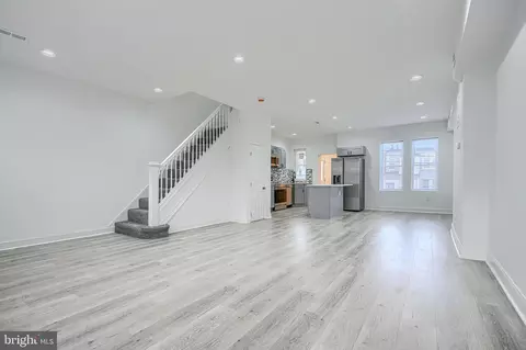 Living - 615 Linnard St, Baltimore, MD 21229 photo 1 of 2