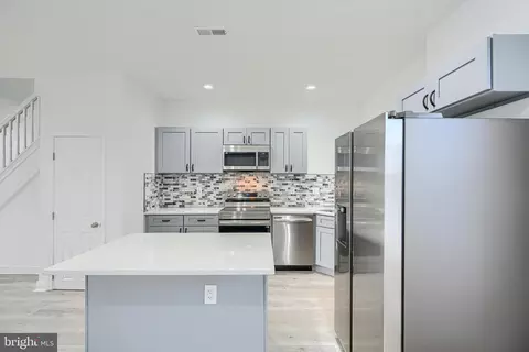 Kitchen - 615 Linnard St, Baltimore, MD 21229 photo 1 of 2