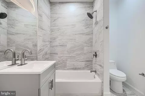 Bath - 615 Linnard St, Baltimore, MD 21229 photo 2 of 6