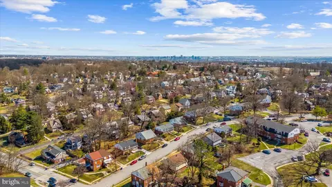 View/Area - 726 Nottingham Rd, Baltimore, MD 21229 photo 10 of 16