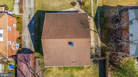 View/Area - 726 Nottingham Rd, Baltimore, MD 21229 photo 3 of 16