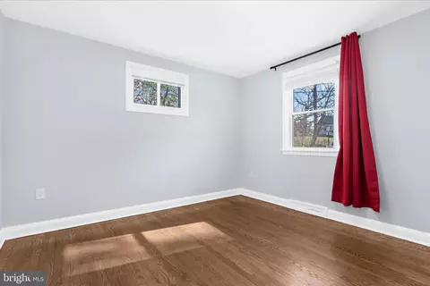 Bedroom - 726 Nottingham Rd, Baltimore, MD 21229 photo 8 of 11