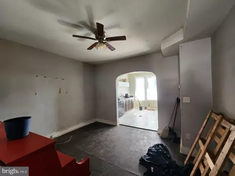 Entry Way - 2311 Sidney Ave, Baltimore, MD 21230 photo 1 of 3