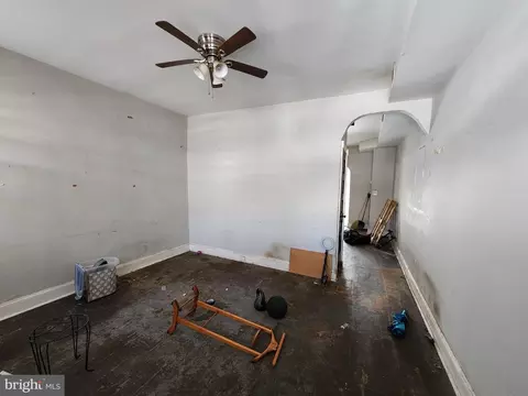 Living - 2311 Sidney Ave, Baltimore, MD 21230 photo 2 of 3