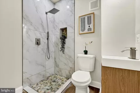 Bath - 1304 Rutter St, Baltimore, MD 21217 photo 3 of 3