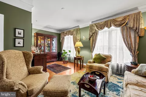 Living - 1405 Benjamin St, Baltimore, MD 21230 photo 2 of 3