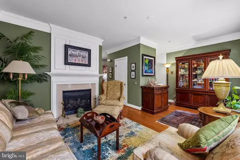 Living - 1405 Benjamin St, Baltimore, MD 21230 photo 1 of 3