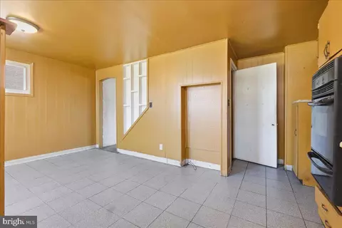 Entry Way - 5410 Cedonia Ave, Baltimore, MD 21206 photo 1 of 3