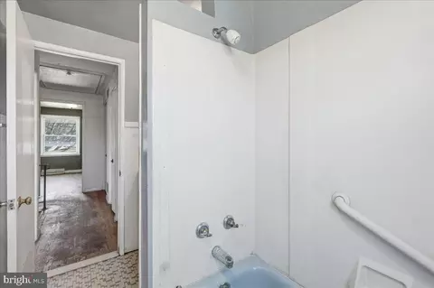 Entry Way - 5410 Cedonia Ave, Baltimore, MD 21206 photo 3 of 3