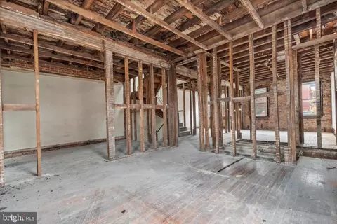 Entry Way - 109 E 33rd St, Baltimore, MD 21218 photo 7 of 18