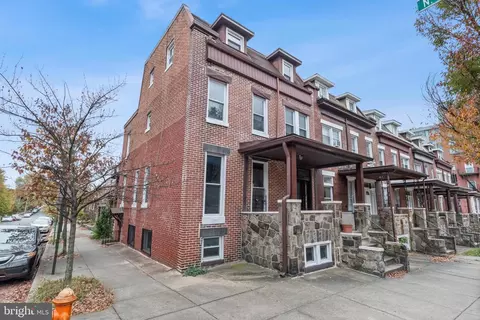 Exterior - 109 E 33rd St, Baltimore, MD 21218 photo 2 of 4