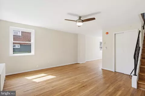Living - 4132 Doris Ave, Baltimore, MD 21225 photo 4 of 5