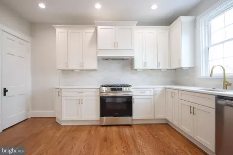 1518 E 33rd St, Baltimore, MD 21218 photo 9