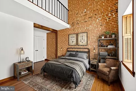 Bedroom - 11 E Wheeling St, Baltimore, MD 21230 photo 4 of 6