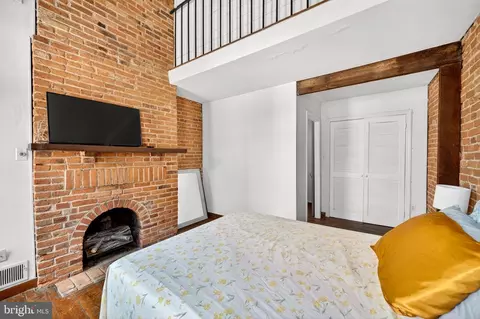Bedroom - 11 E Wheeling St, Baltimore, MD 21230 photo 2 of 6