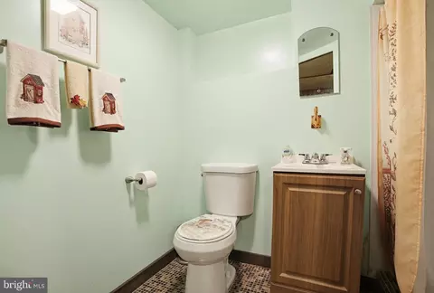 Bath - 4308 Parkside Dr, Baltimore, MD 21206 photo 3 of 3