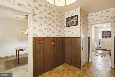 Entry Way - 4308 Parkside Dr, Baltimore, MD 21206 photo 2 of 3
