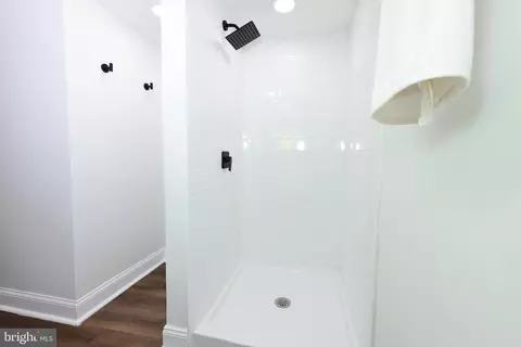 Entry Way - 4220 Frederick Ave, Baltimore, MD 21229 photo 5 of 5