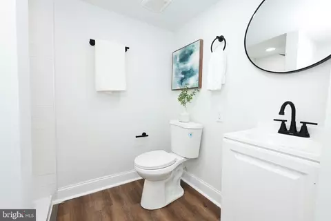 Bath - 4220 Frederick Ave, Baltimore, MD 21229 photo 3 of 3