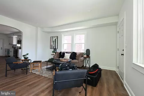 Entry Way - 4220 Frederick Ave, Baltimore, MD 21229 photo 2 of 5