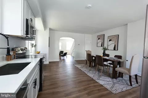 Entry Way - 4220 Frederick Ave, Baltimore, MD 21229 photo 4 of 5