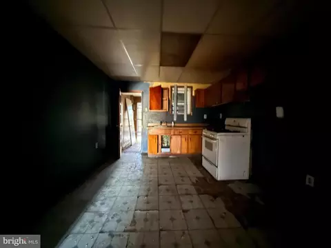 Entry Way - 2014 Eagle St, Baltimore, MD 21223 photo 2 of 4