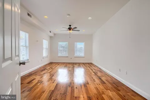 Living - 101 W Clement St W, Baltimore, MD 21230 photo 6 of 11