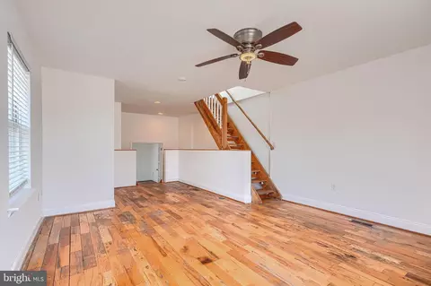 Living - 101 W Clement St W, Baltimore, MD 21230 photo 9 of 11
