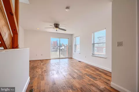 Living - 101 W Clement St W, Baltimore, MD 21230 photo 8 of 11