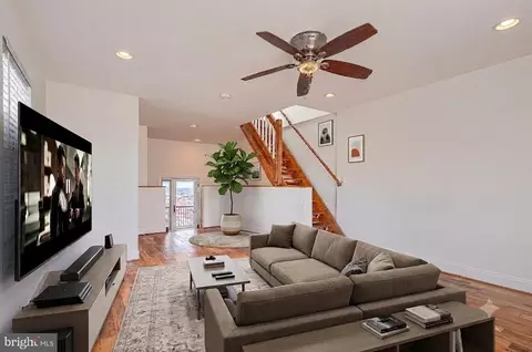 Living - 101 W Clement St W, Baltimore, MD 21230 photo 10 of 11