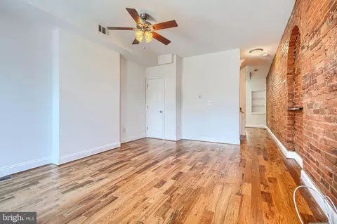Living - 101 W Clement St W, Baltimore, MD 21230 photo 1 of 11