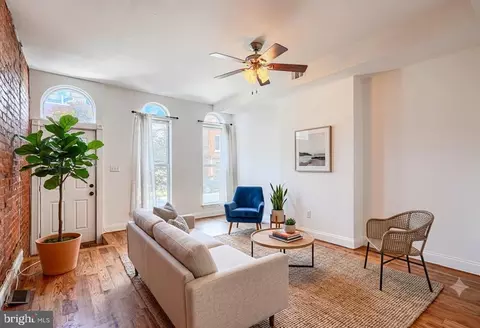 Living - 101 W Clement St W, Baltimore, MD 21230 photo 4 of 11