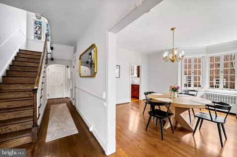 Entry Way - 328 Tunbridge Rd, Baltimore, MD 21212 photo 3 of 5