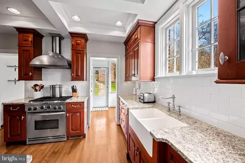 Kitchen - 328 Tunbridge Rd, Baltimore, MD 21212 photo 6 of 8