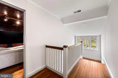 Entry Way - 328 Tunbridge Rd, Baltimore, MD 21212 photo 5 of 5
