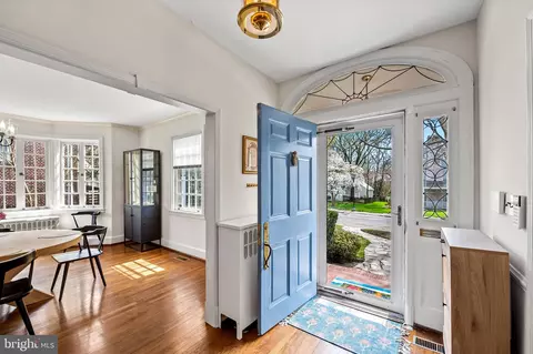 Entry Way - 328 Tunbridge Rd, Baltimore, MD 21212 photo 2 of 5