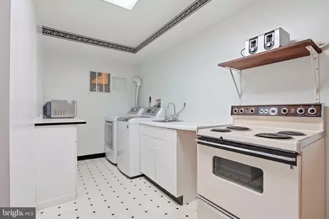 Other - 405 Nottingham Rd, Baltimore, MD 21229 photo 4 of 7