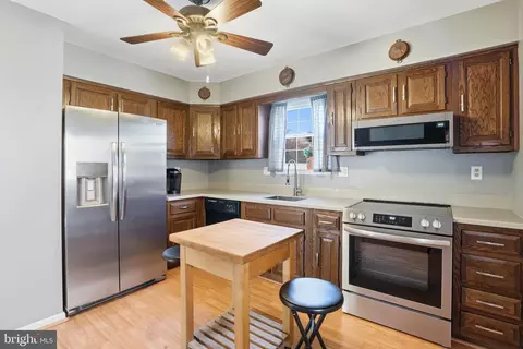 Kitchen - 405 Nottingham Rd, Baltimore, MD 21229 photo 1 of 2