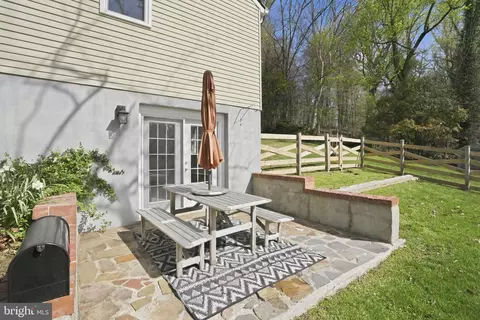 Exterior - 405 Nottingham Rd, Baltimore, MD 21229 photo 3 of 4