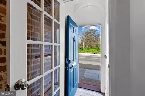 Entry Way - 2529 Eastern Ave, Baltimore, MD 21224 photo 1 of 7