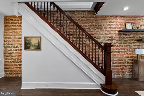 Entry Way - 2529 Eastern Ave, Baltimore, MD 21224 photo 5 of 7