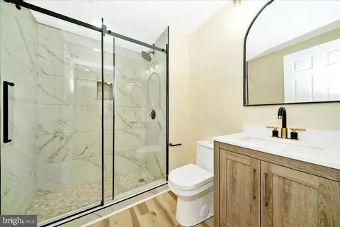Bath - 728 E 35th St, Baltimore, MD 21218 photo 1 of 3