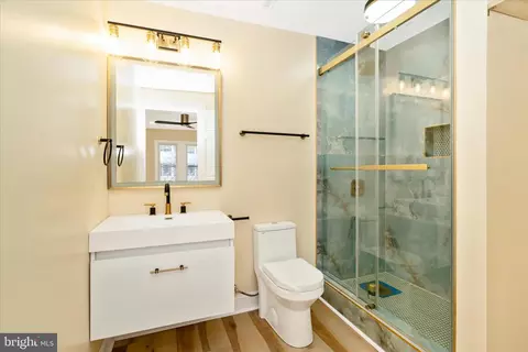 Bath - 728 E 35th St, Baltimore, MD 21218 photo 2 of 3