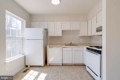 Kitchen - 607 Gold St, Baltimore, MD 21217 photo 1 of 2