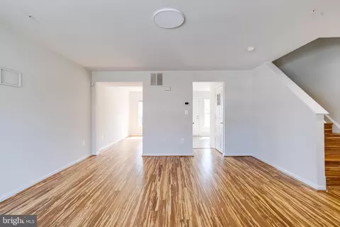 Living - 607 Gold St, Baltimore, MD 21217 photo 2 of 13