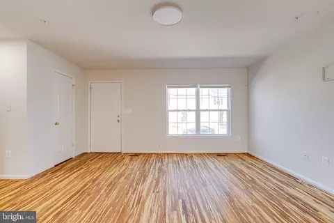 Living - 607 Gold St, Baltimore, MD 21217 photo 6 of 13