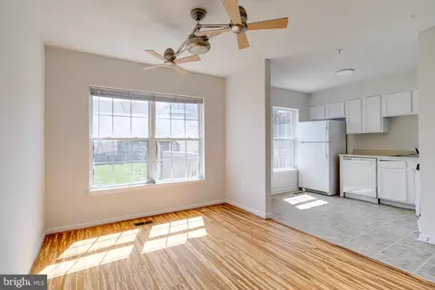 Living - 607 Gold St, Baltimore, MD 21217 photo 9 of 13